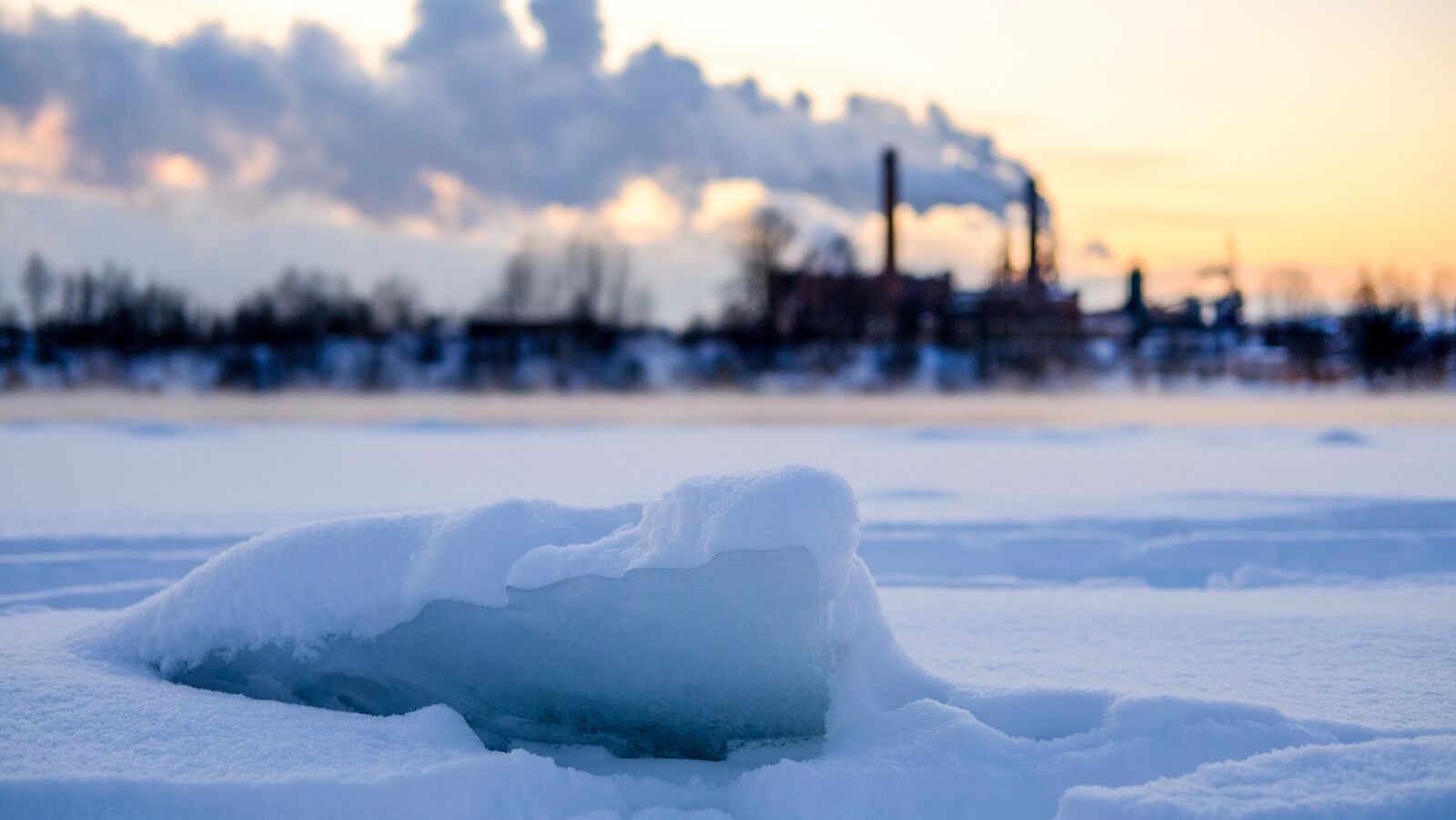 Fujifilm X-T10 + Fujifilm XF 35mm F2 R WR sample photo. Snow, winter, panoramic photography