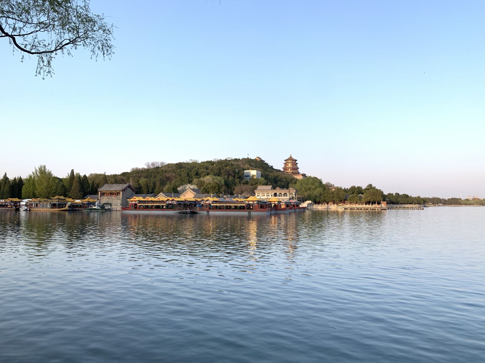 Apple iPhone XS Max sample photo. Summer palace, lake water photography