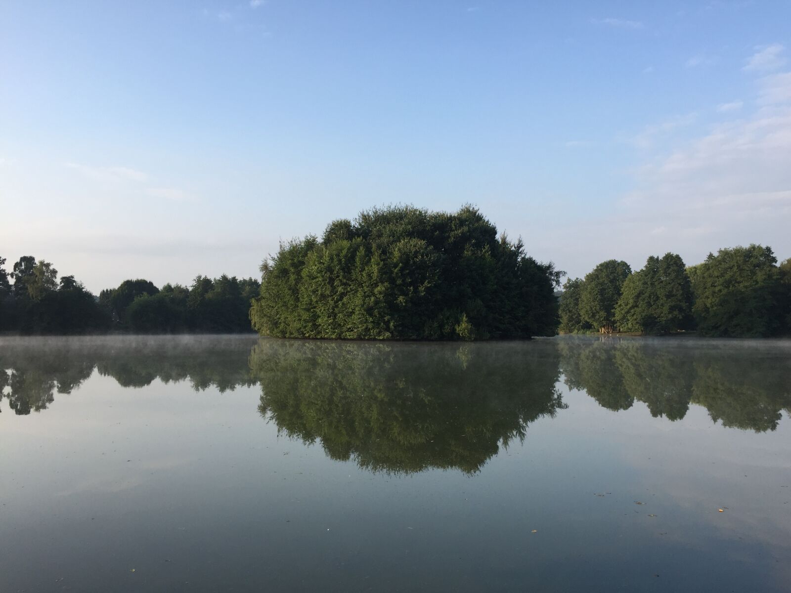 iPhone 6 back camera 4.15mm f/2.2 sample photo. Lake, water photography