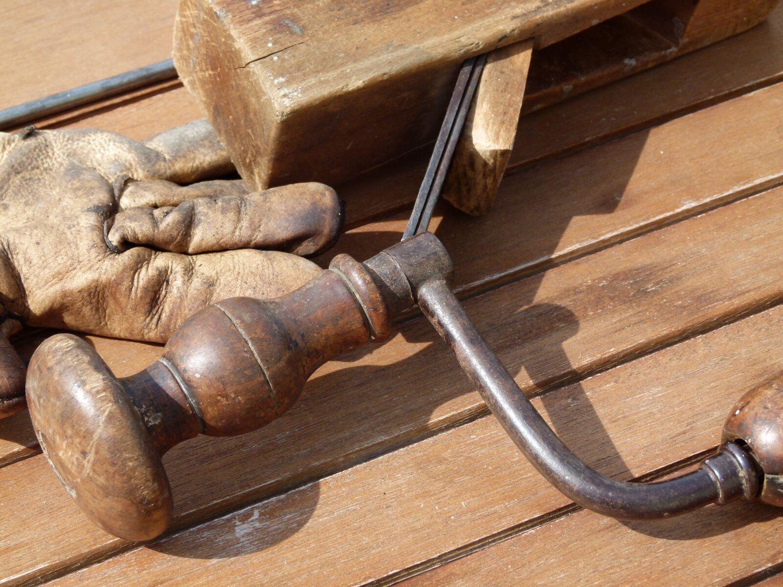 Panasonic Lumix DMC-FZ100 sample photo. Tools, wood, leather photography