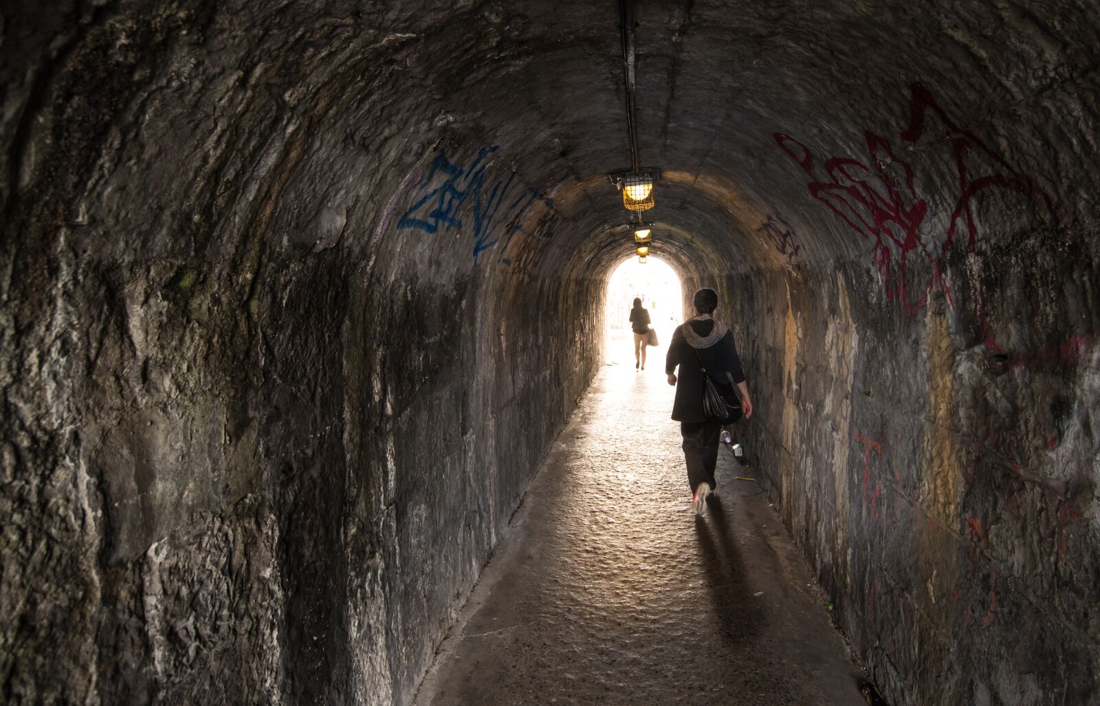 Nikon D610 sample photo. Alley, girl, walking photography