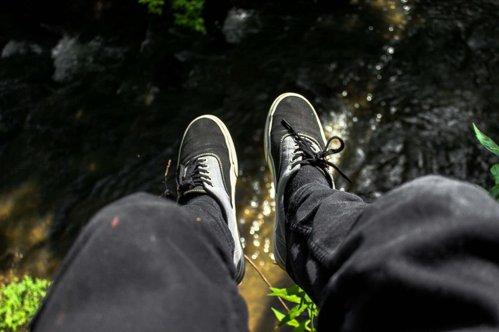 Canon EOS 600D (Rebel EOS T3i / EOS Kiss X5) sample photo. Feet, hang, nature, shoes photography