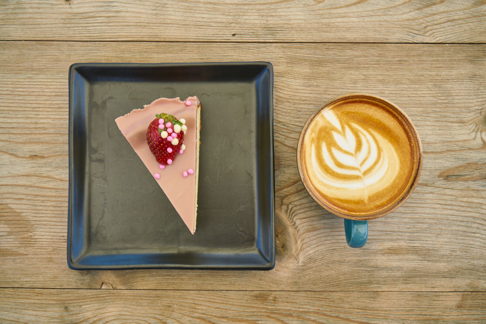 Sony a7R II sample photo. Latte, coffee, foam photography