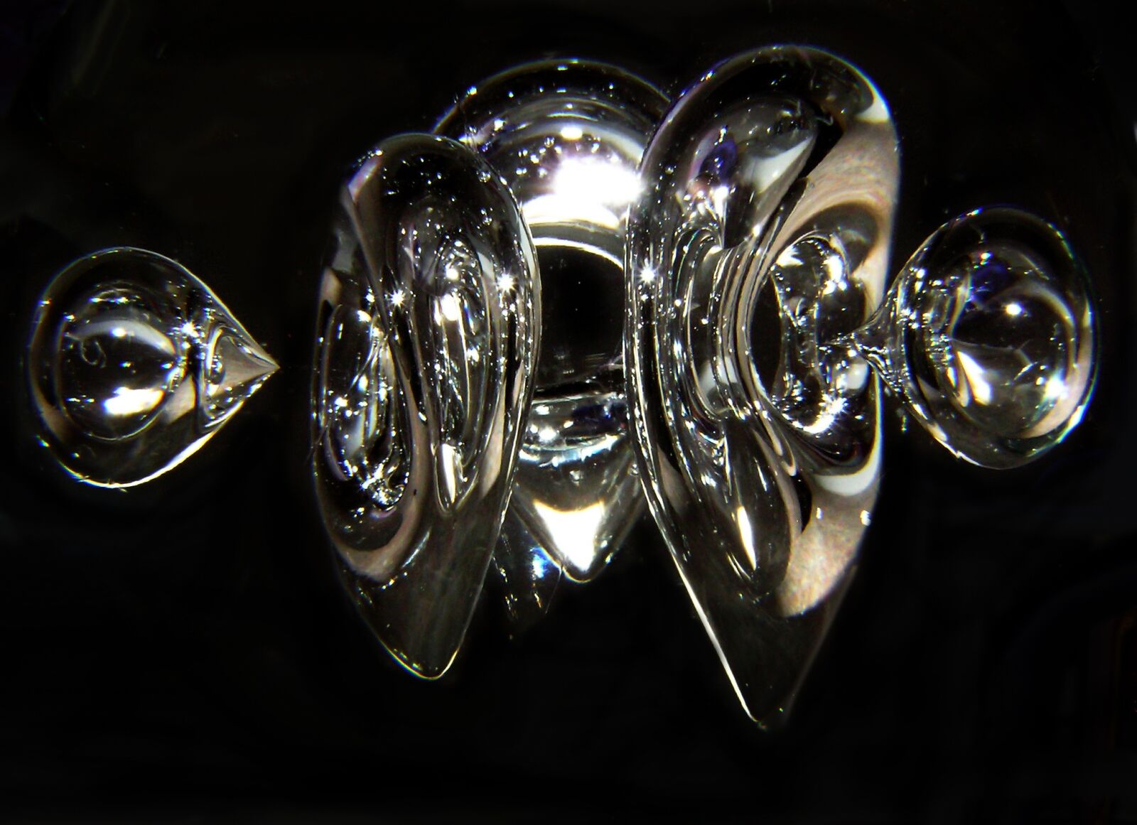 Olympus C750UZ sample photo. Bubbles, glass, design photography