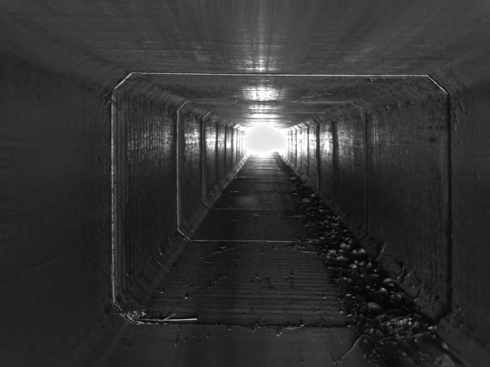 Panasonic DMC-FZ62 sample photo. Tunnel, light, light at photography