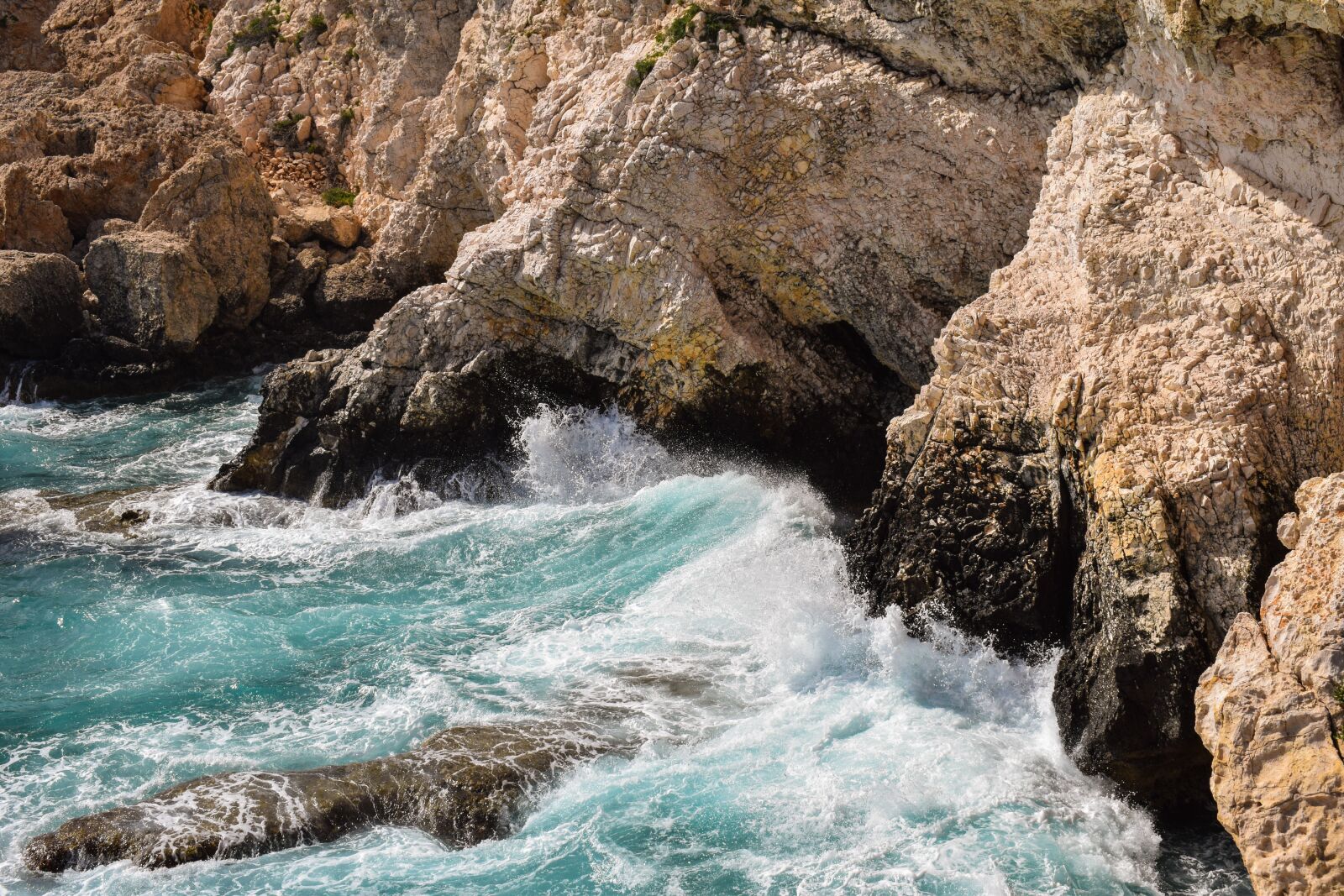 Nikon D3300 sample photo. Rocky coast, waves, coast photography