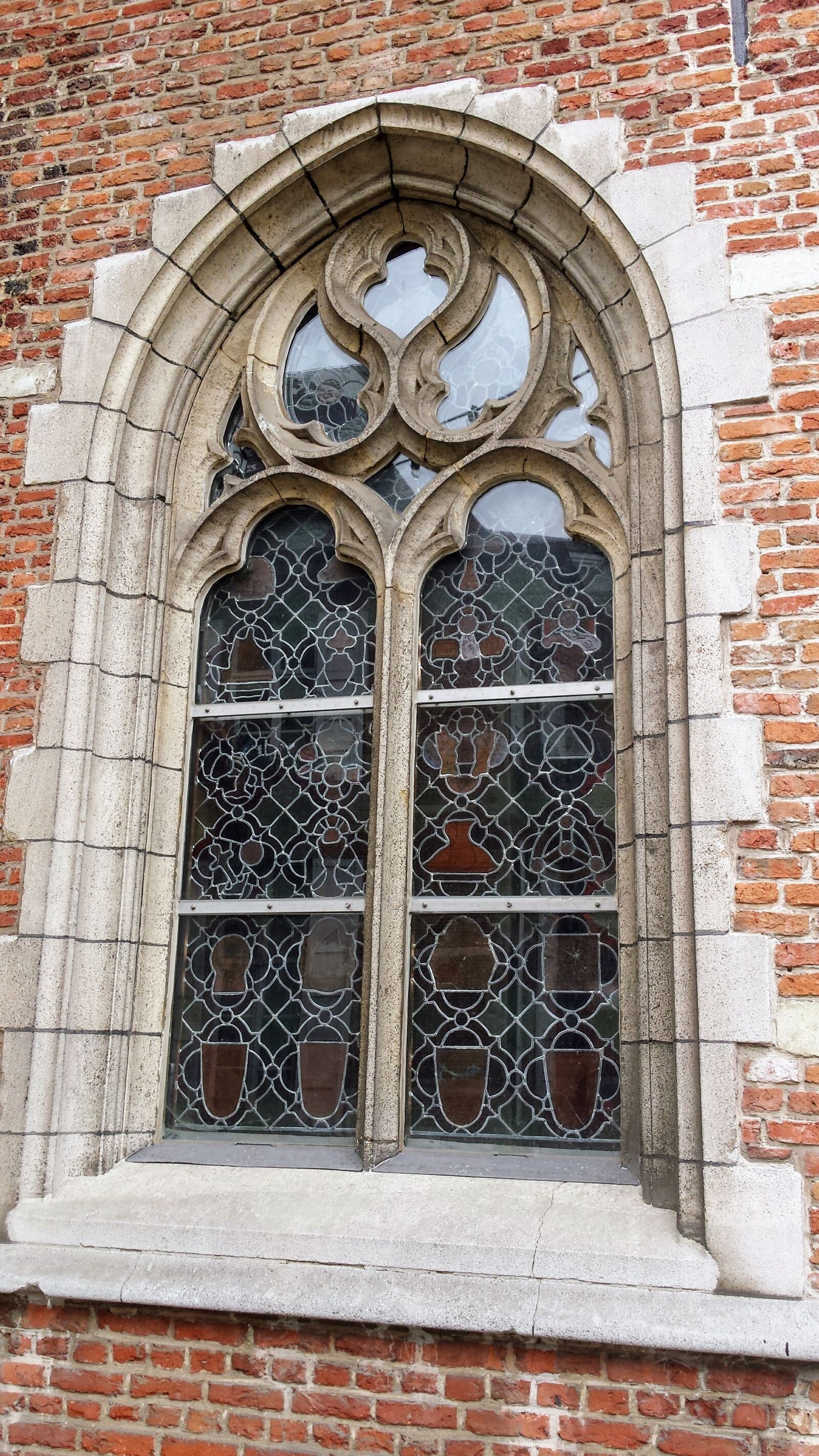 Samsung Galaxy S4 sample photo. Window, old, castle photography