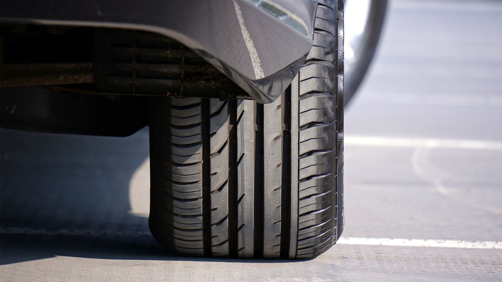 Sony Alpha NEX-5N + Sony E 55-210mm F4.5-6.3 OSS sample photo. Tyre, wheel, tire photography