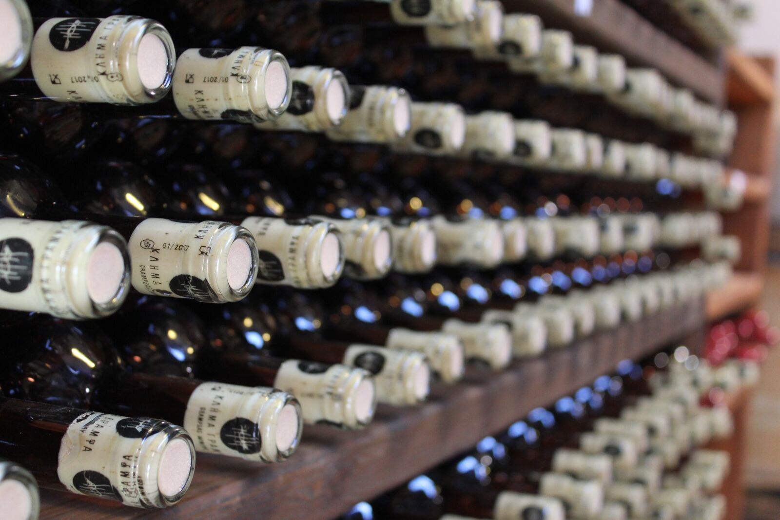 Canon EOS 60D sample photo. Wine, rack, the bottle photography