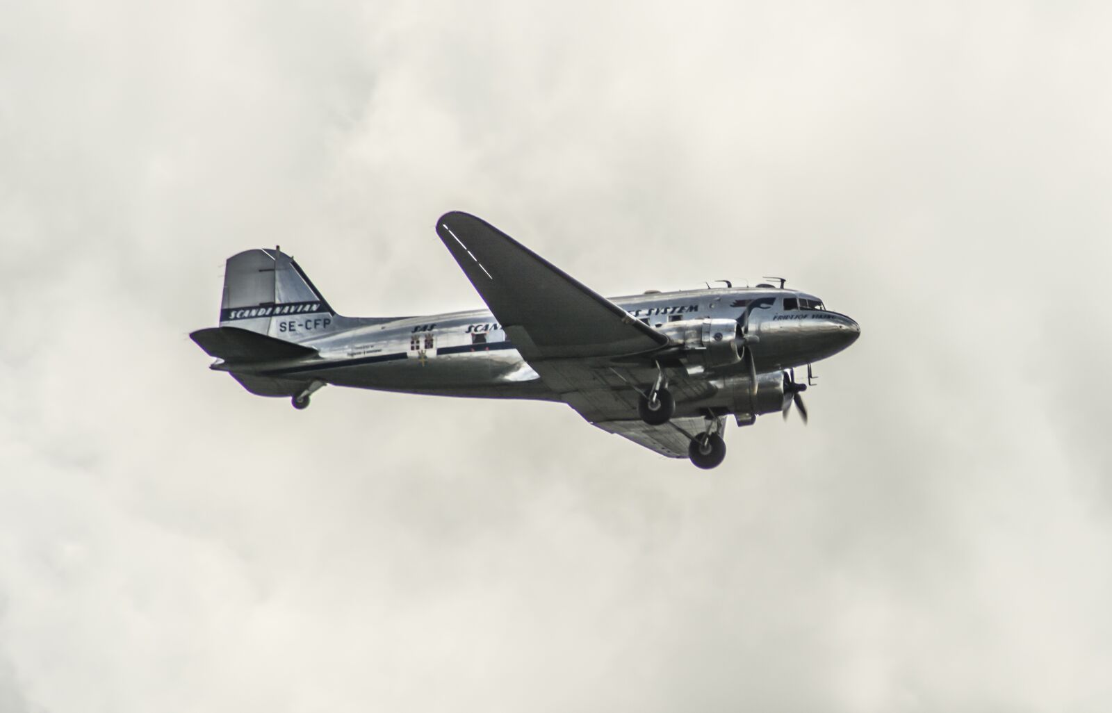 Nikon D7100 sample photo. Dc-3, the plane, flying photography