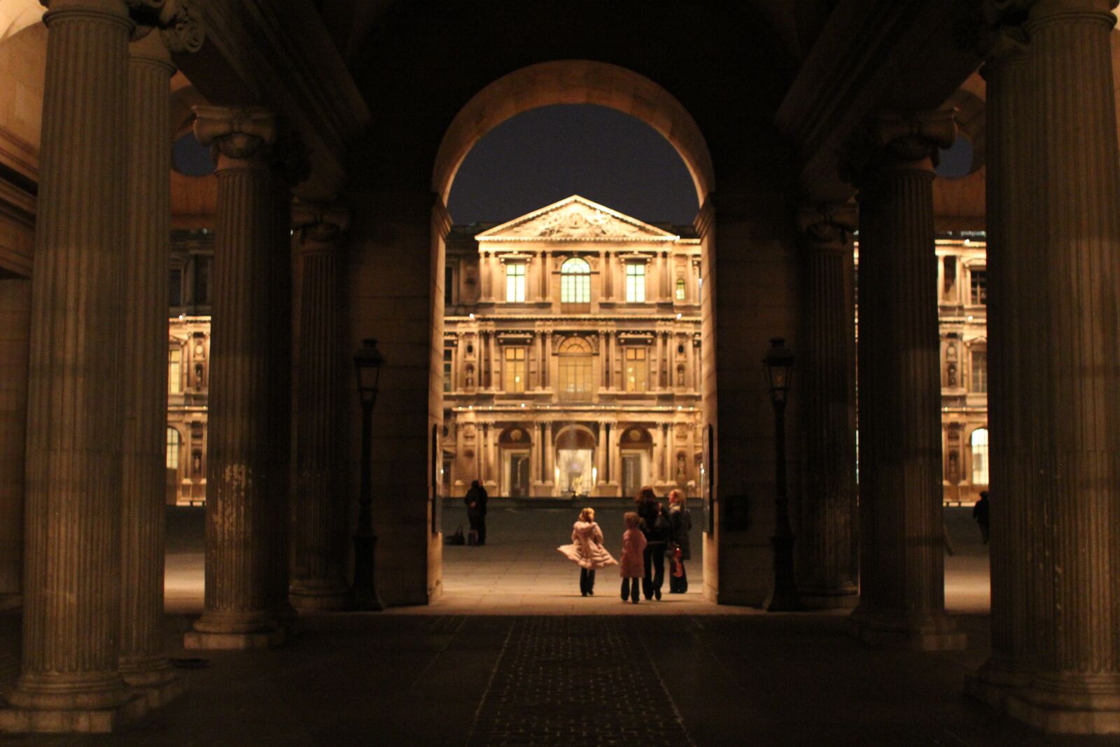 Canon EOS 550D (EOS Rebel T2i / EOS Kiss X4) sample photo. Louvre, paris, france photography