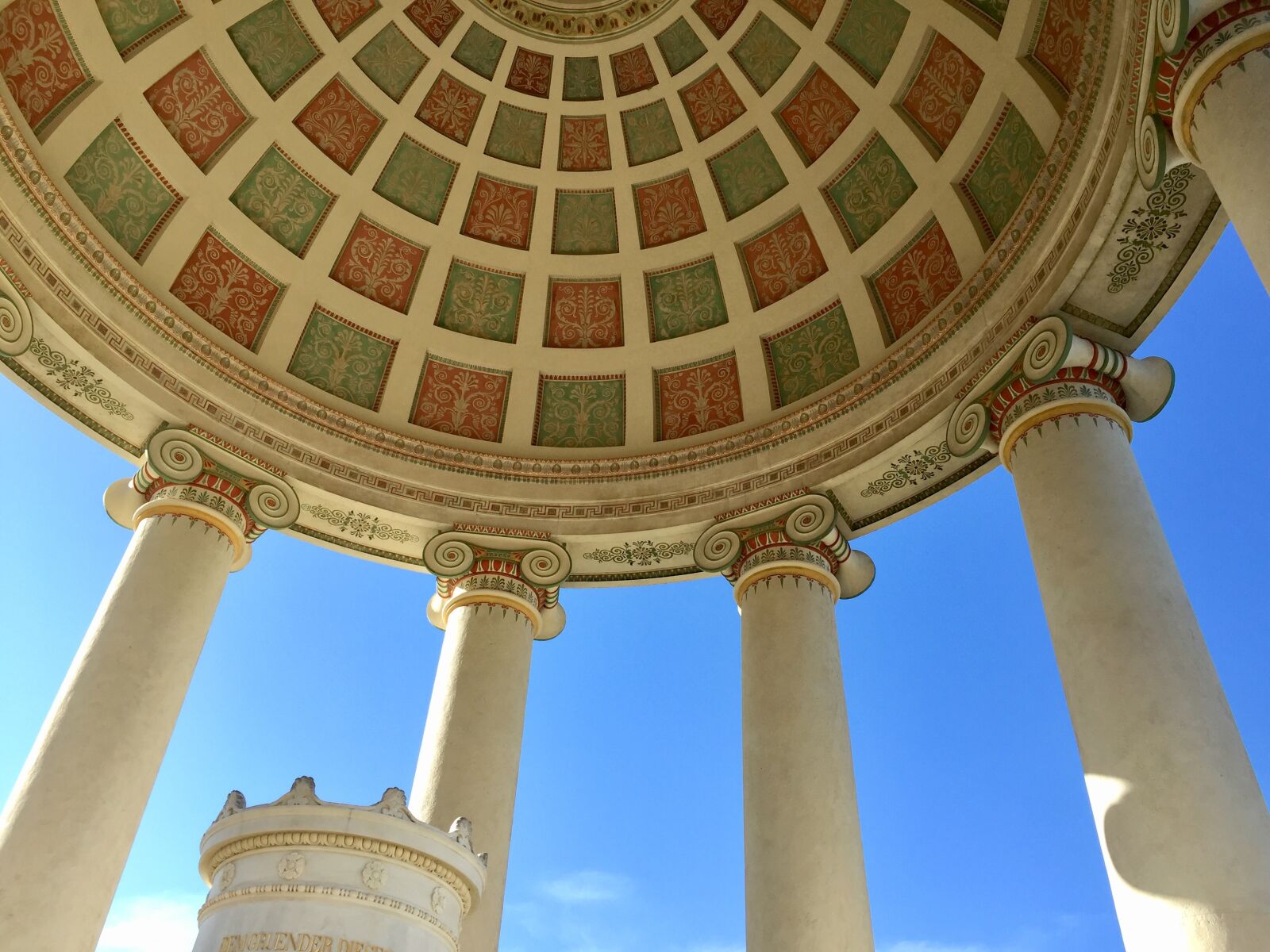 Apple iPhone 6 sample photo. Munich, english garden, pavilion photography