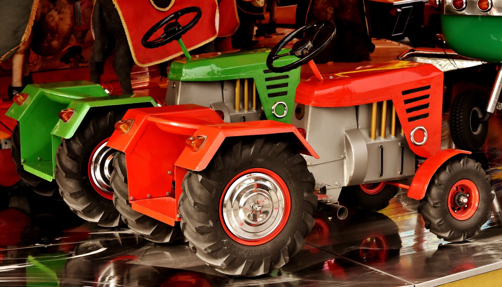 Nikon D7200 sample photo. Carousel, auto, tractor photography