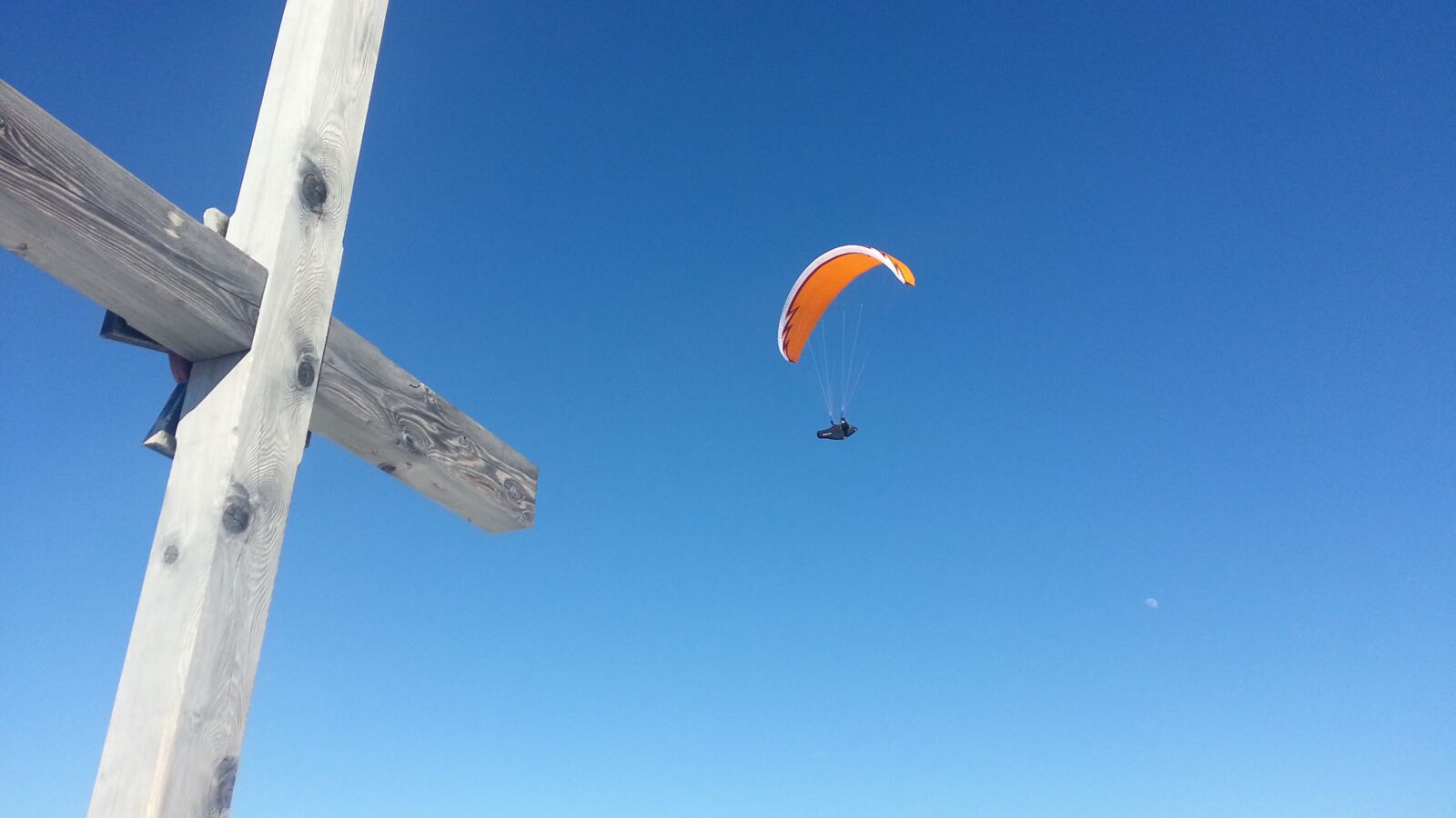 Samsung Galaxy S5 sample photo. Paraglider, mountains, snow photography