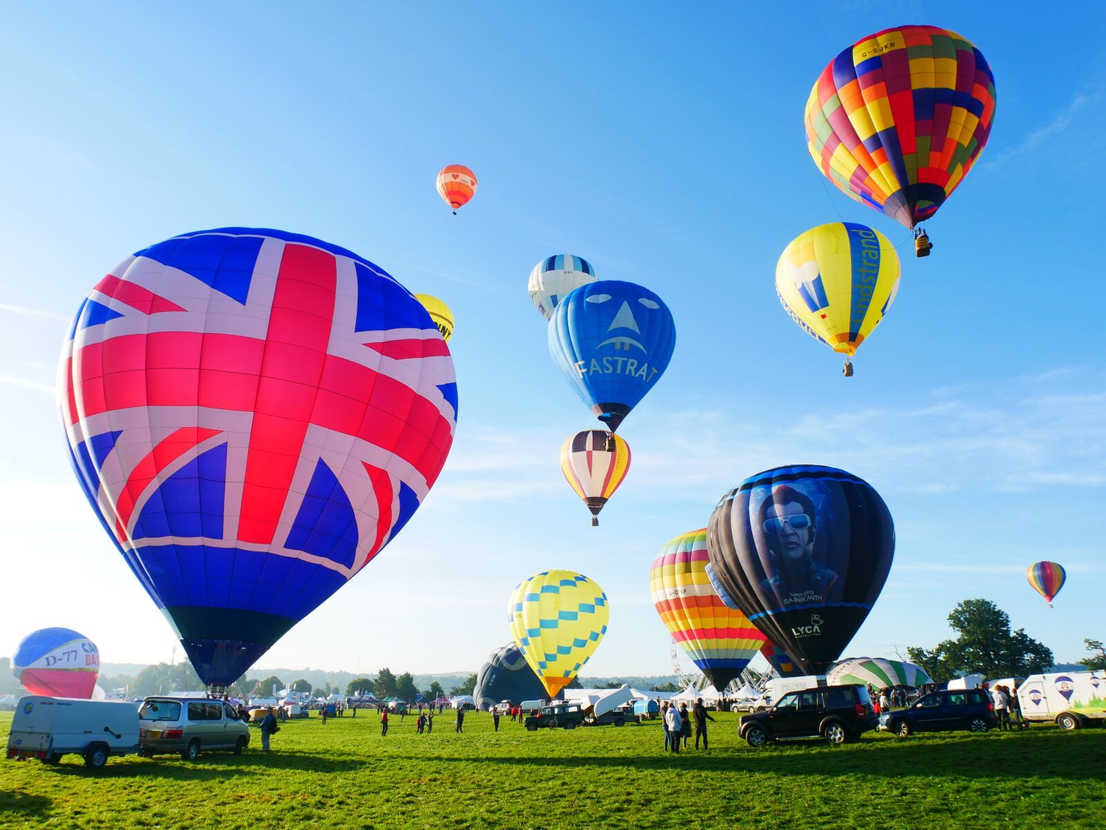 Panasonic Lumix DMC-GX85 (Lumix DMC-GX80 / Lumix DMC-GX7 Mark II) sample photo. Bristol, balloon fiesta, balloons photography