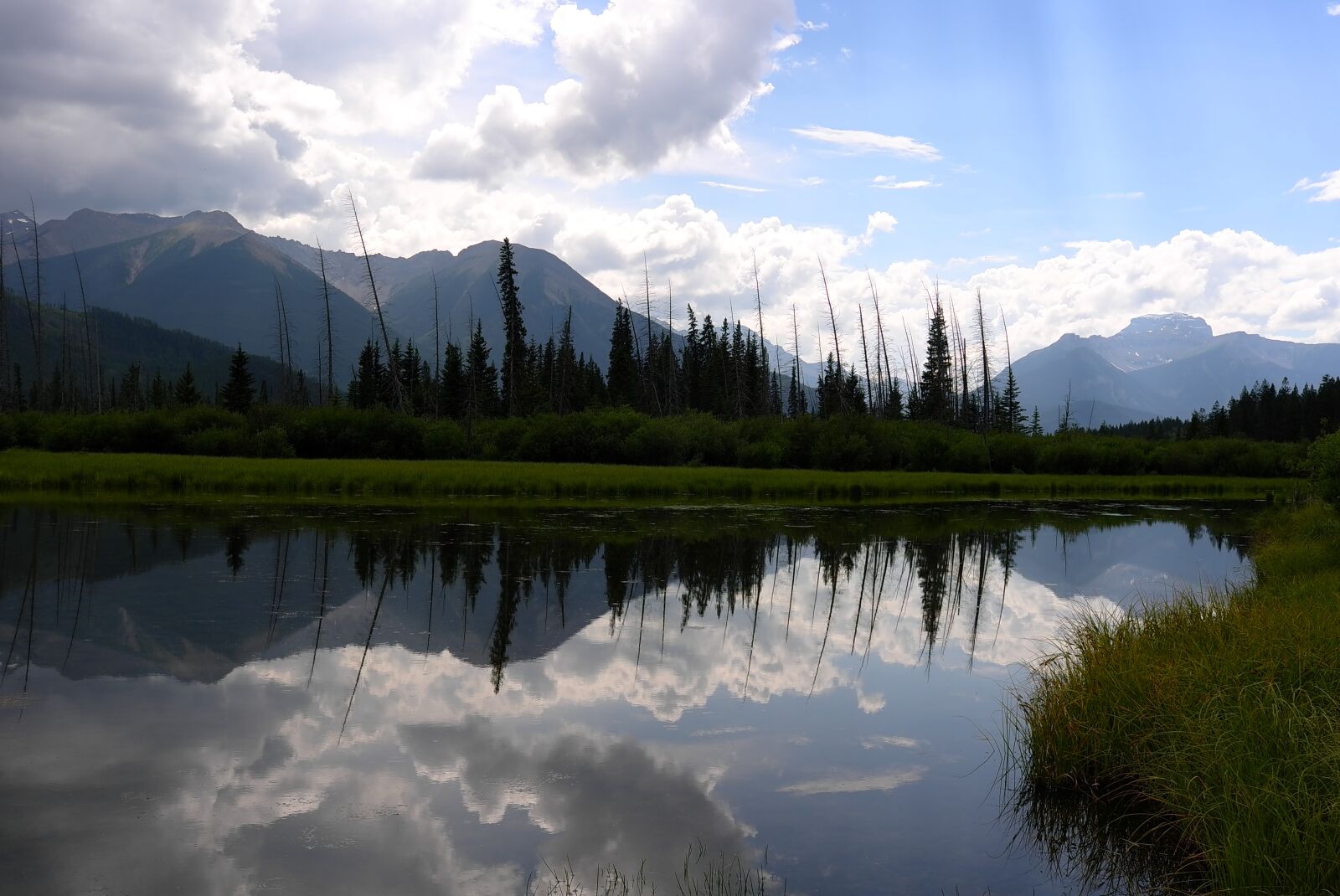 Leica X1 sample photo. Lake, water mist, scenery photography
