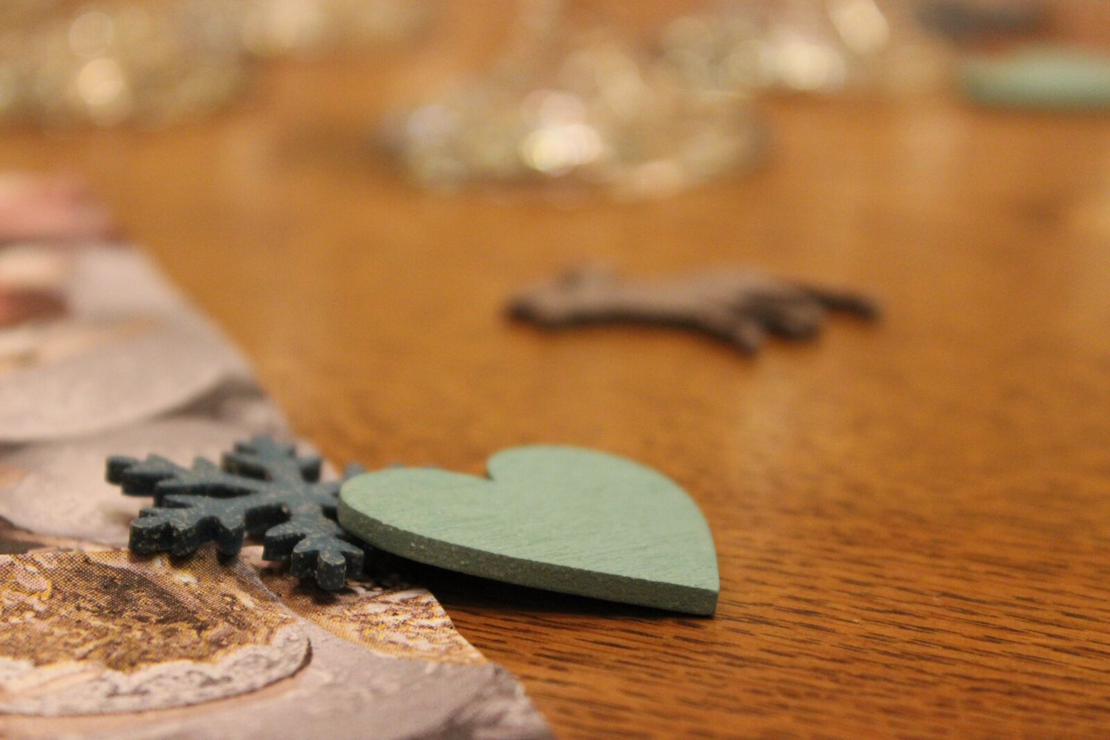 Canon EOS 600D (Rebel EOS T3i / EOS Kiss X5) sample photo. Love, snowflake, decoration photography