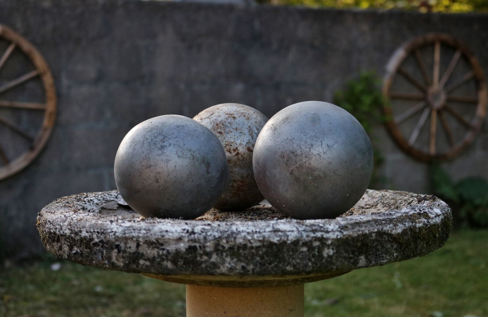 Canon EOS 750D (EOS Rebel T6i / EOS Kiss X8i) sample photo. Steel balls, valves, st photography