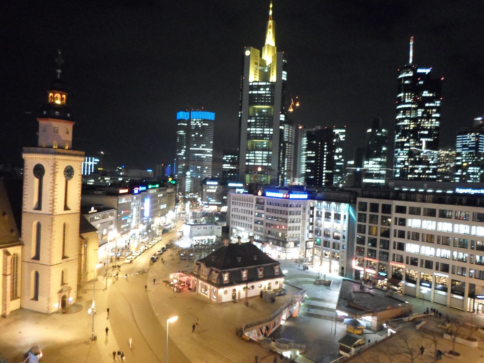 Samsung ST77 / ST79 sample photo. Frankfurt, central, square photography