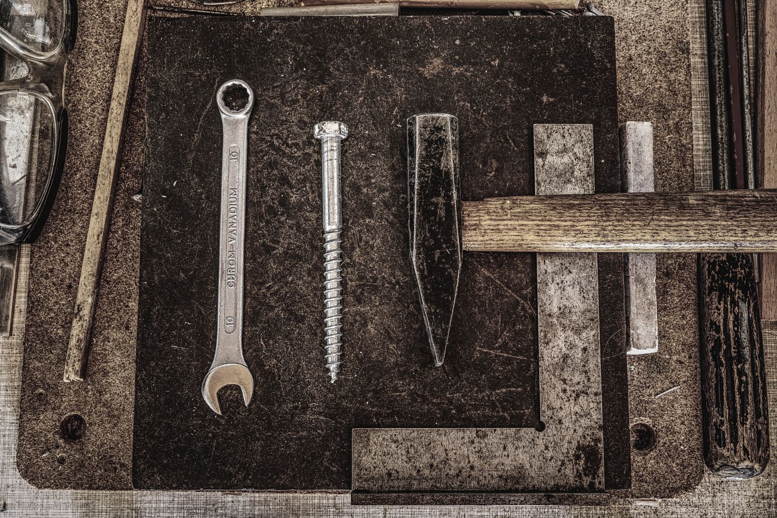 Sony a6300 + Sigma 30mm F2.8 EX DN sample photo. Workshop, rustic, hammer photography