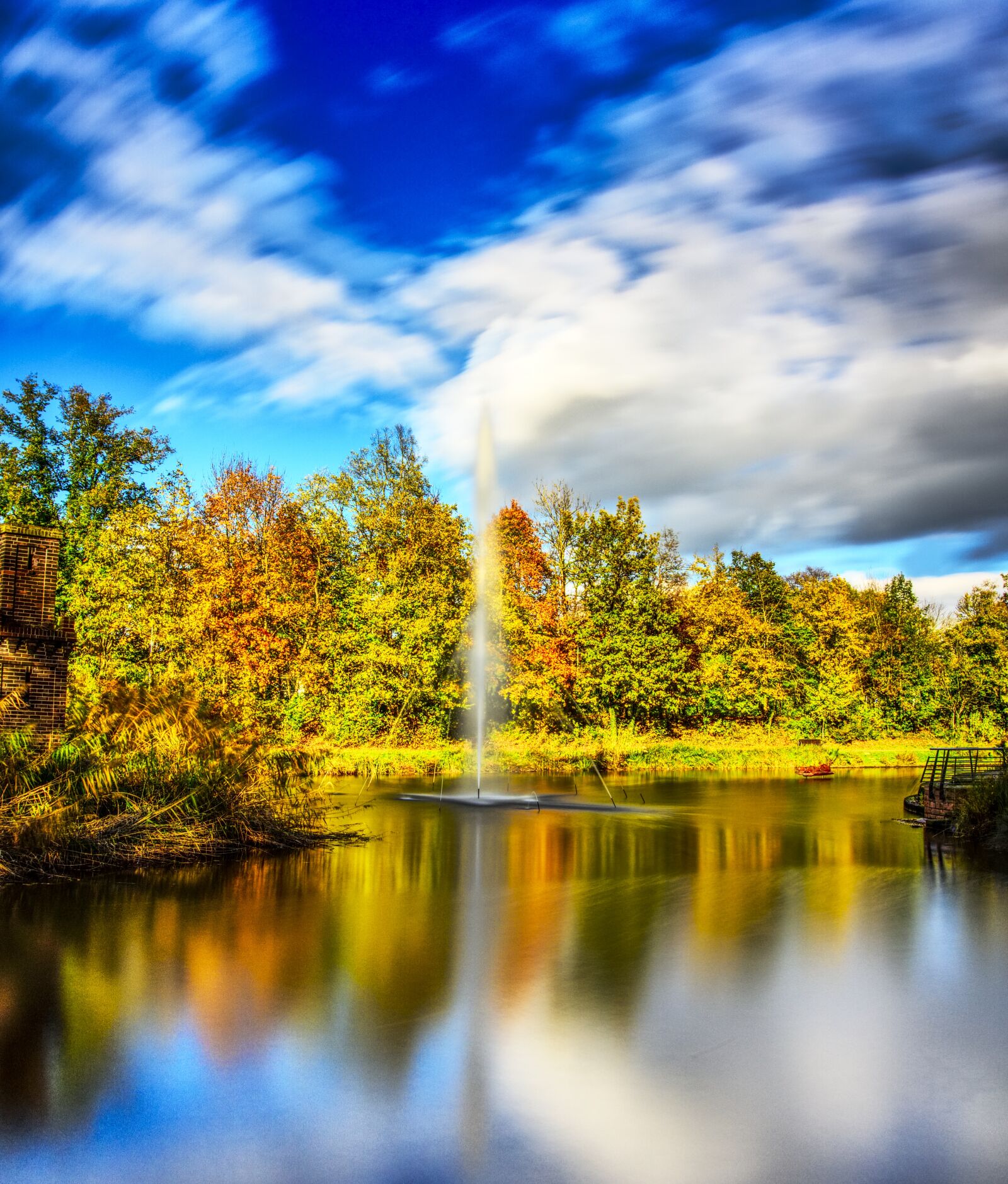Sony E 16-50mm F3.5-5.6 PZ OSS sample photo. Fountain, lake, pond photography