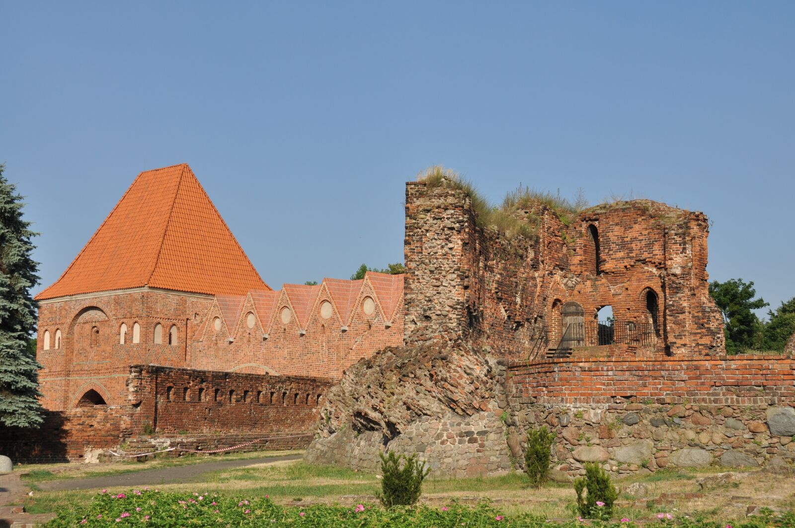 Nikon D90 sample photo. Old, monument, poland photography