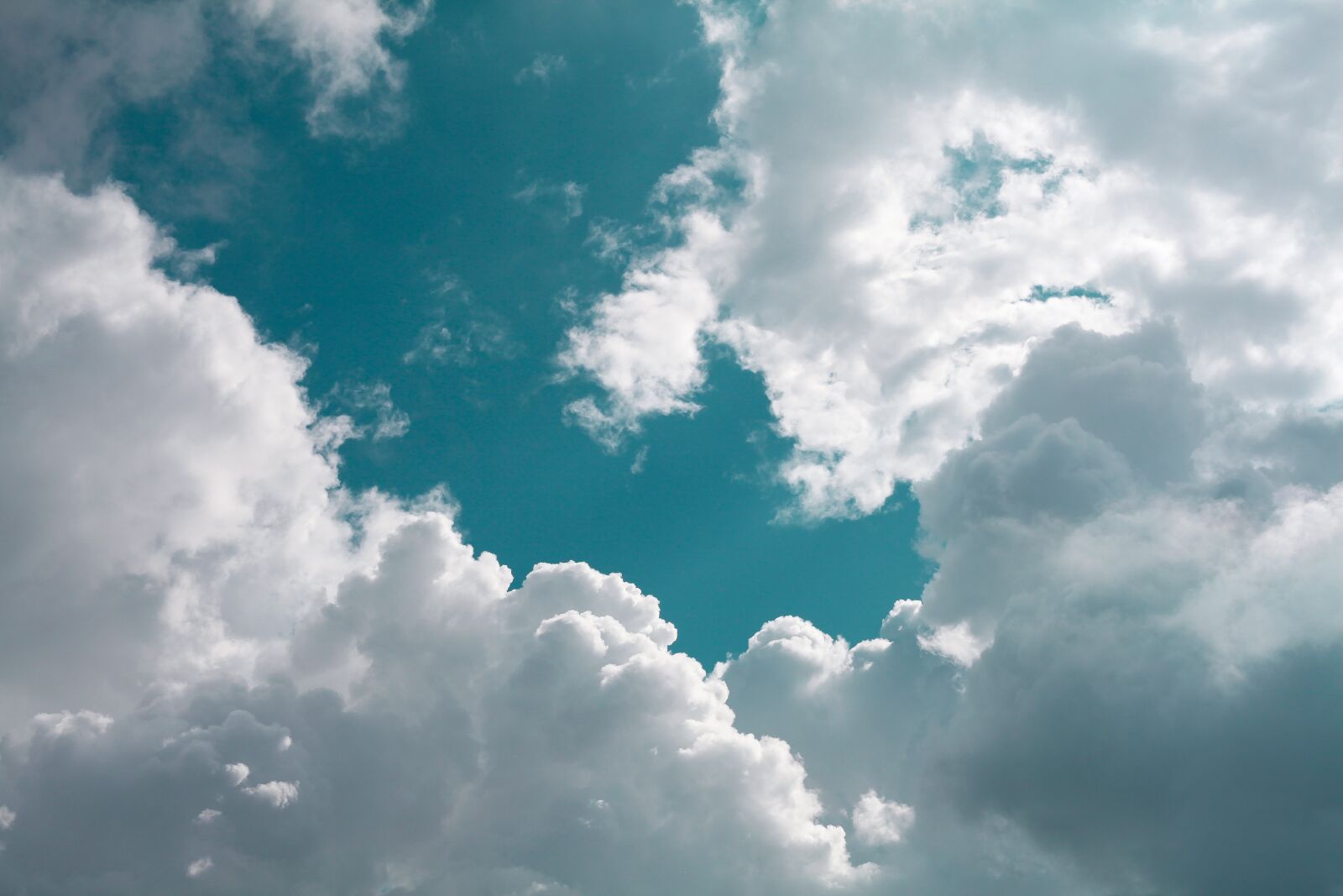 Canon EOS 5D Mark II sample photo. Stay home, clouds, sky photography