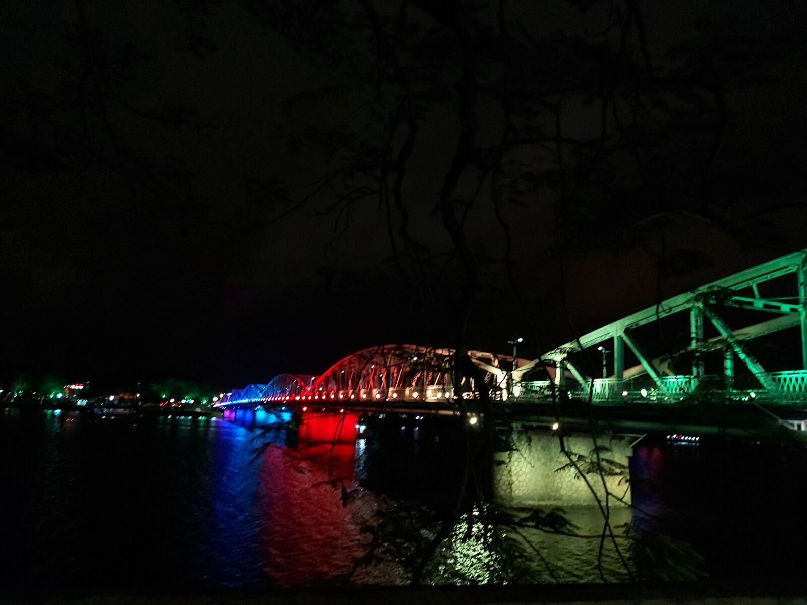 Samsung Galaxy A70 sample photo. Truong tien bridge, hue photography