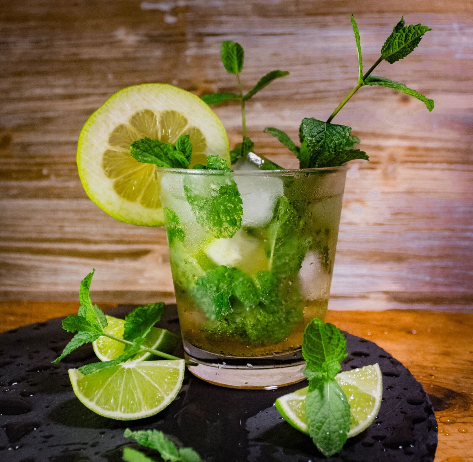Canon EOS 1300D (EOS Rebel T6 / EOS Kiss X80) sample photo. Mojito, rum, cocktail photography