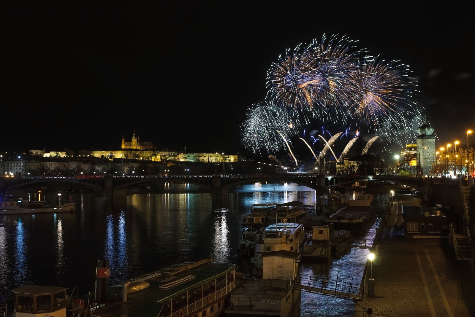 Nikon D300 sample photo. Prague, prague castle, fireworks photography