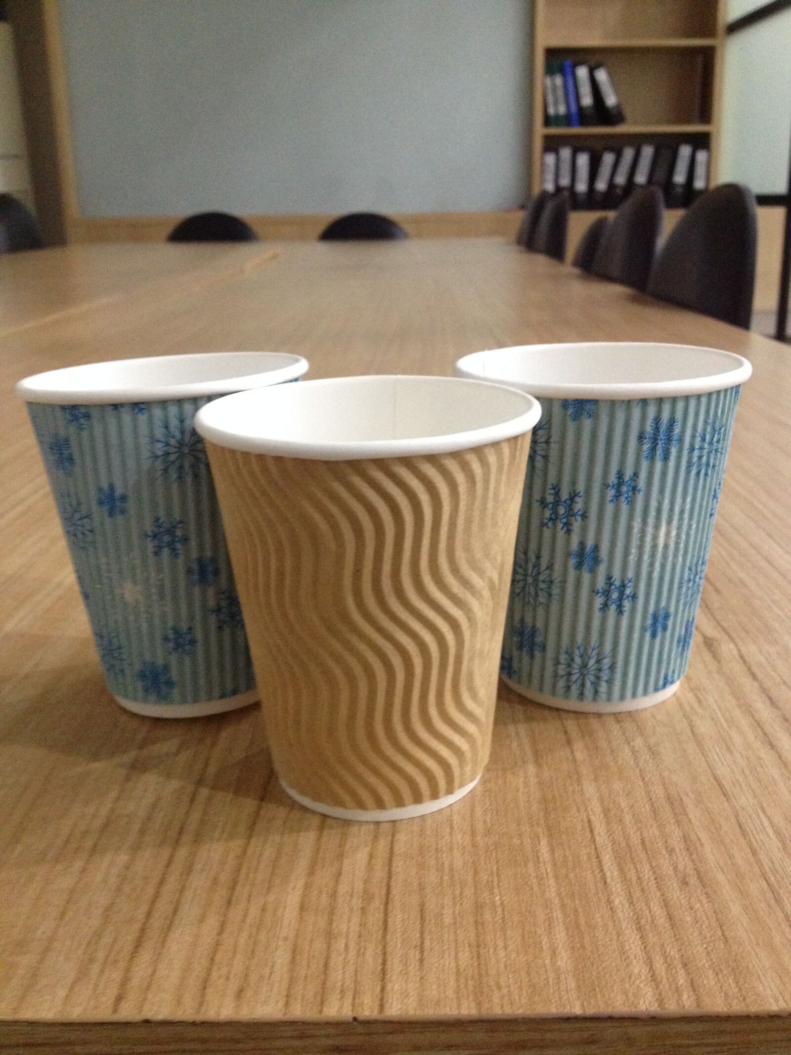 iPhone 4S back camera 4.28mm f/2.4 sample photo. Ripple, cups photography