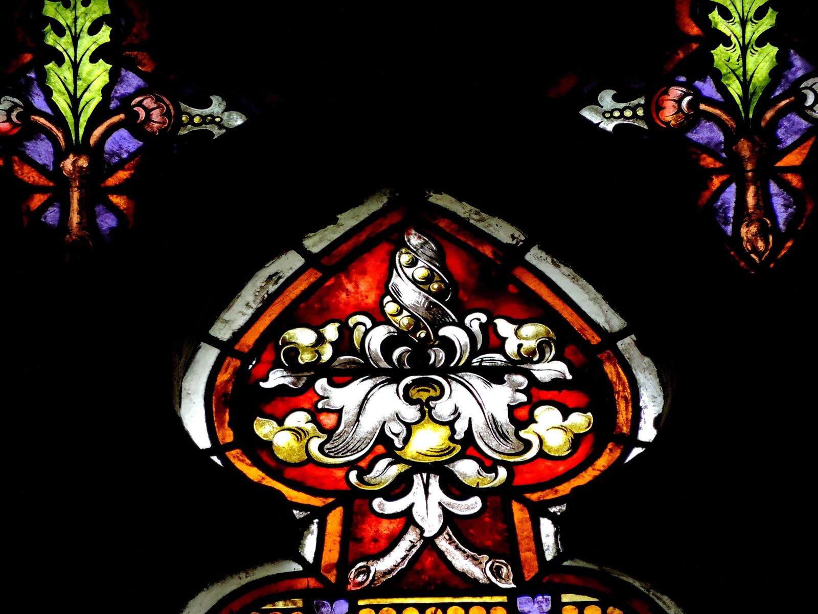 Nikon Coolpix P520 sample photo. Arabesque, stained glass, art photography