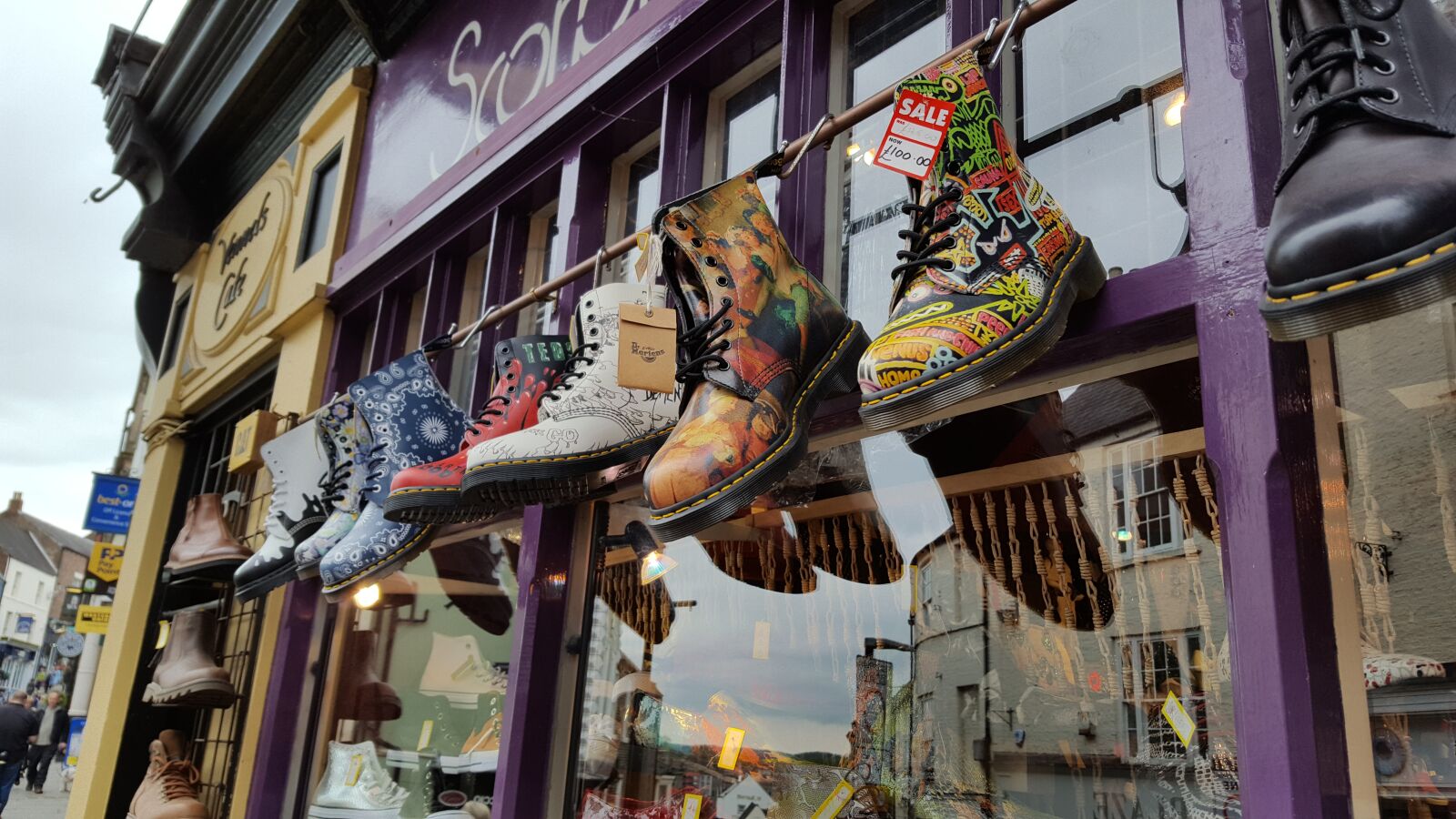 Samsung Galaxy S6 sample photo. Shoes, colorful, business photography
