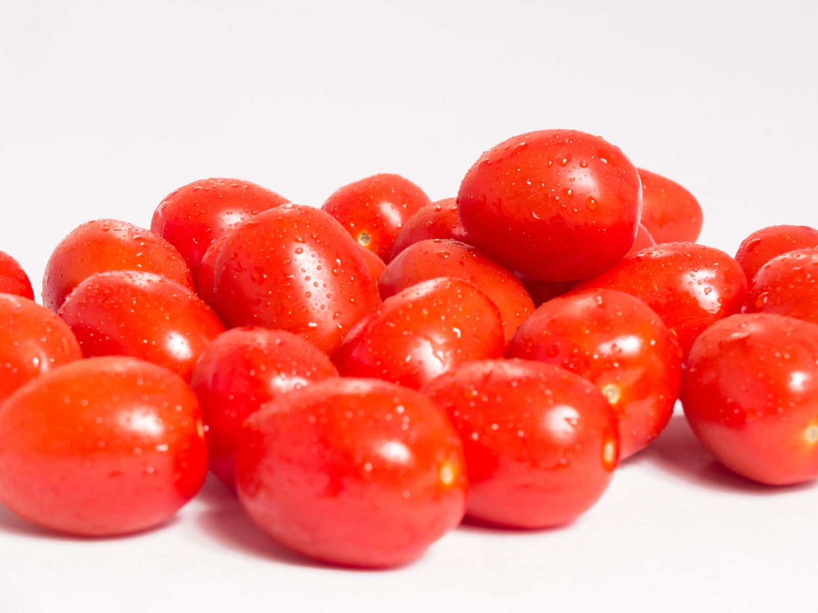 Fujifilm X10 sample photo. Tomatoes, bi, vietnam photography