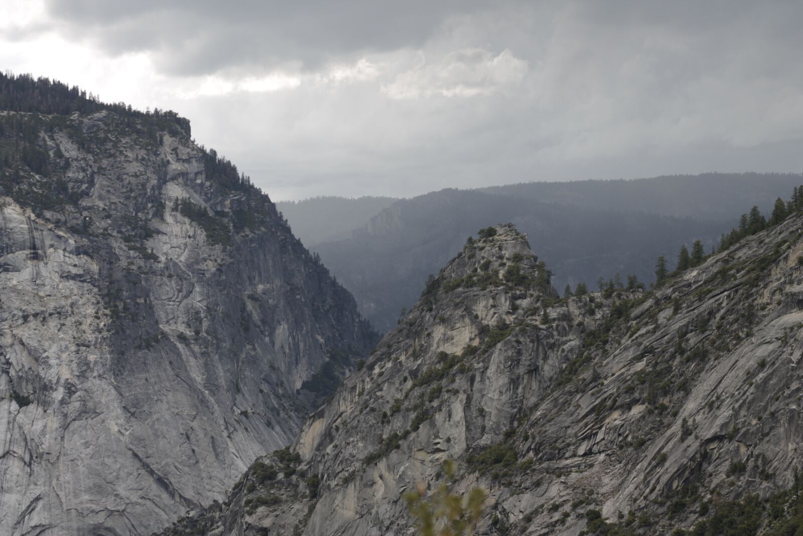 Canon EOS 1100D (EOS Rebel T3 / EOS Kiss X50) + Canon EF 50mm F1.8 II sample photo. Yosemite, mountains, nature photography