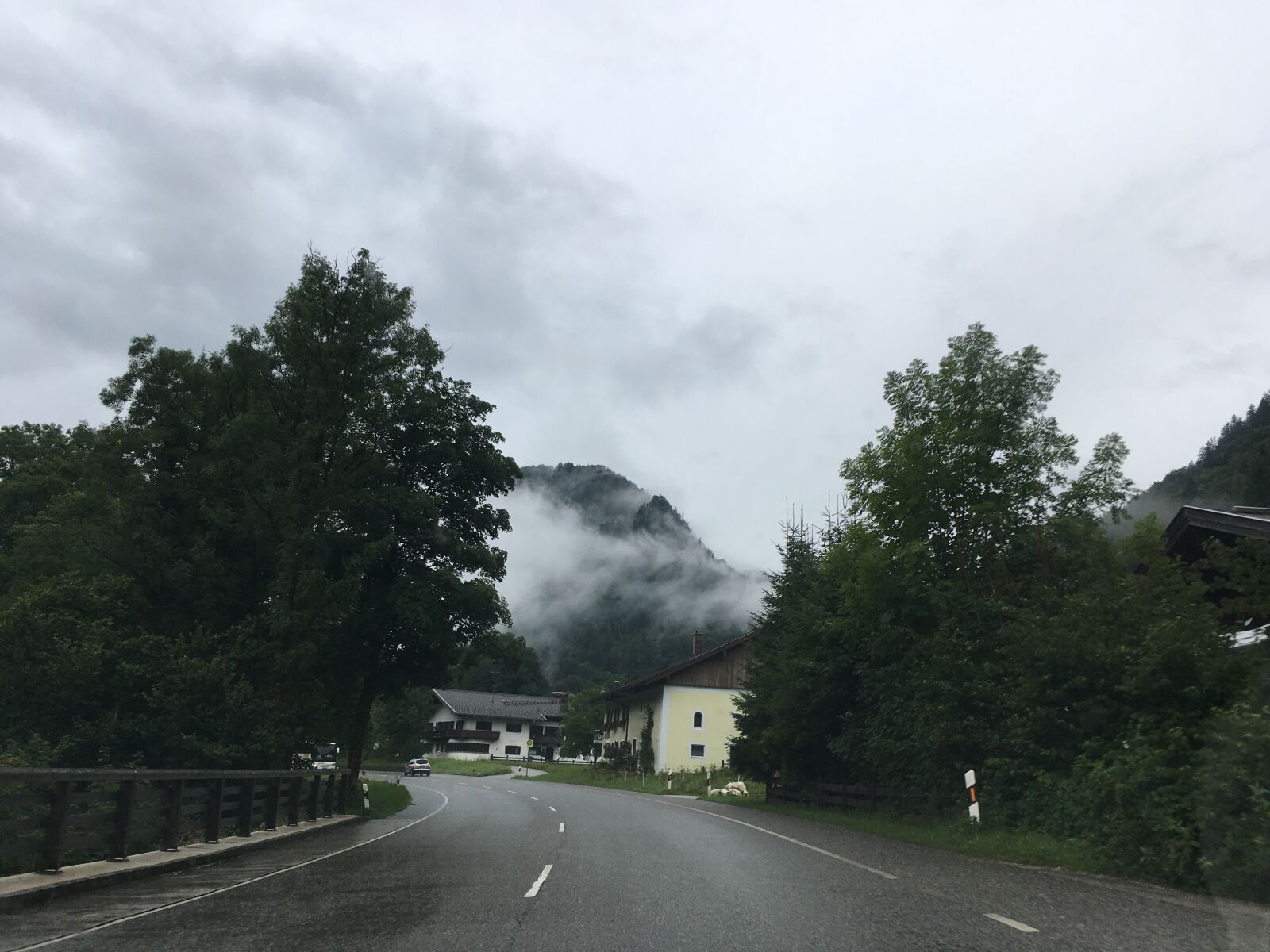 iPhone SE back camera 4.15mm f/2.2 sample photo. Mountains, fog, clouds photography