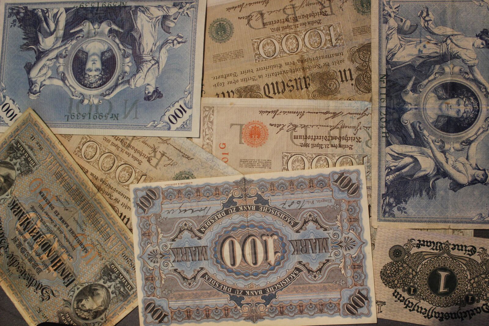 Canon EOS 600D (Rebel EOS T3i / EOS Kiss X5) sample photo. Bank note, inflation, money photography