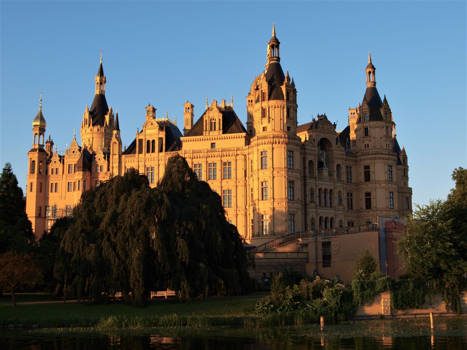 Olympus E-420 (EVOLT E-420) sample photo. Schwerin, schwerin castle, mecklenburg photography