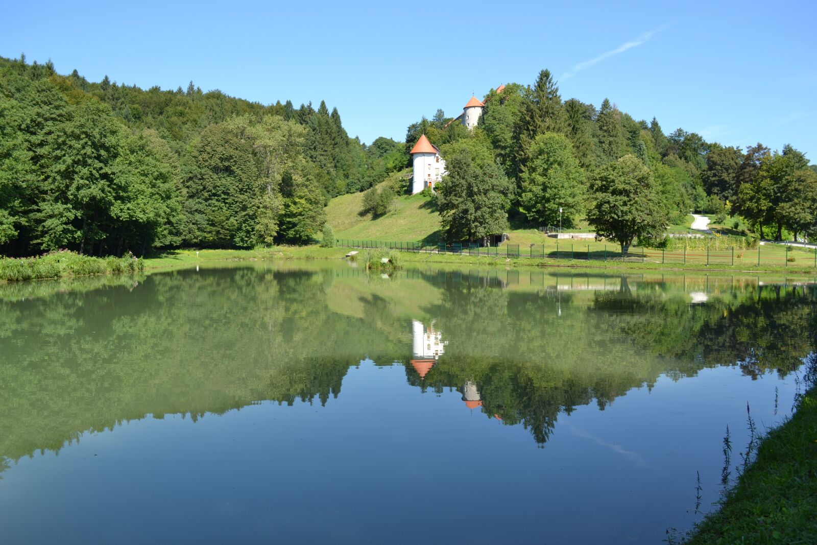 Nikon D3100 sample photo. Water, castle, nature photography