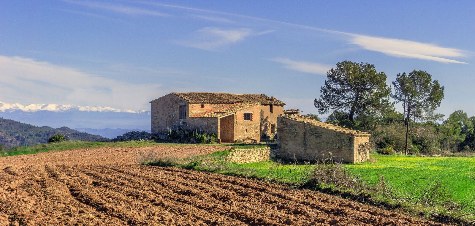 Sony E 16-50mm F3.5-5.6 PZ OSS sample photo. Farm, nature, house photography