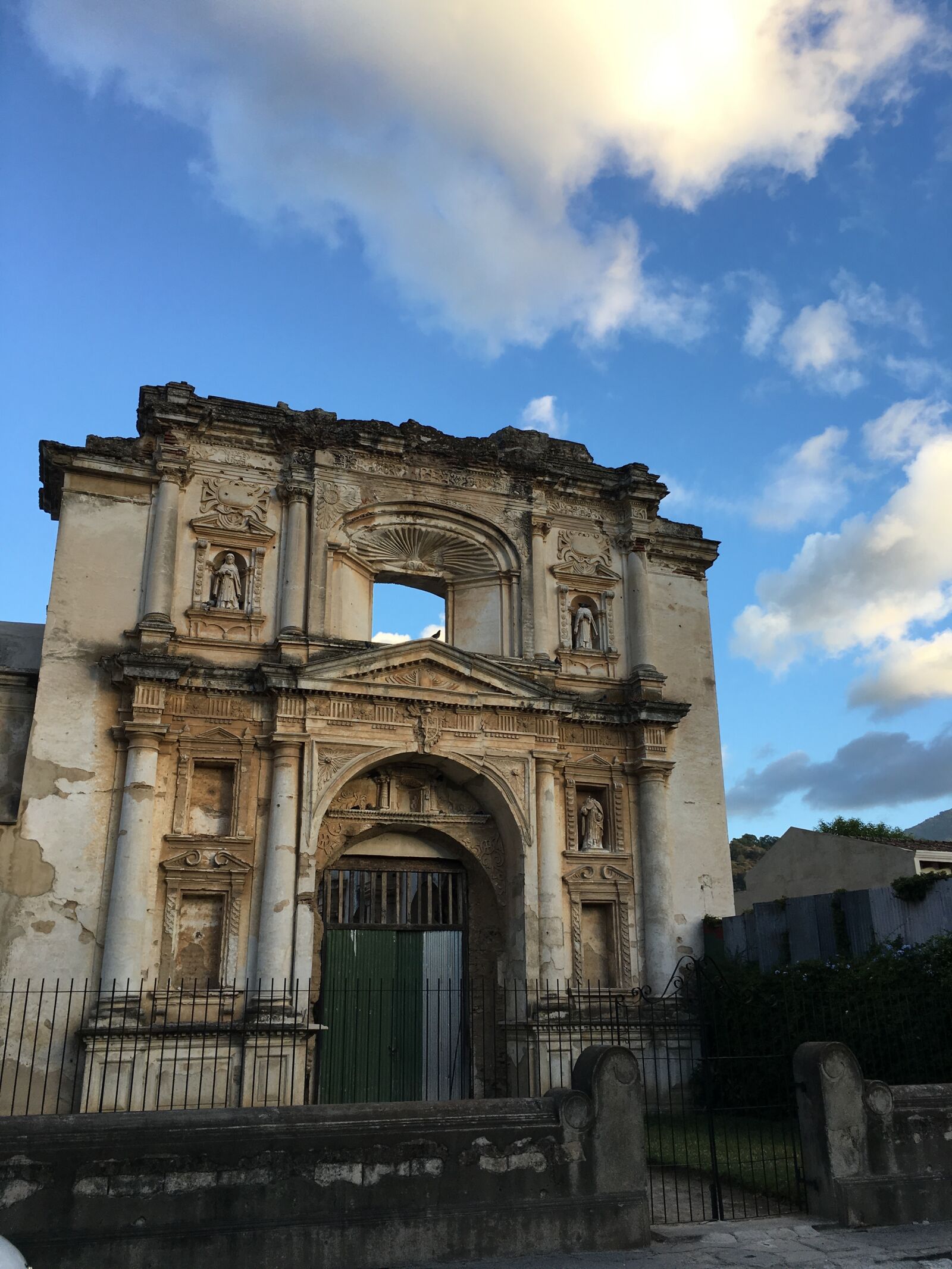 Apple iPhone 6s Plus sample photo. Guatemala, city, travel photography