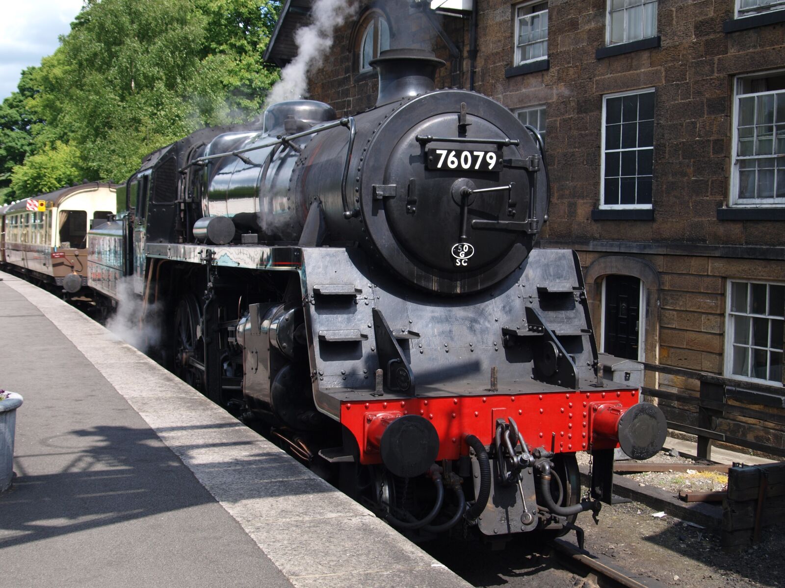 Olympus E-420 (EVOLT E-420) sample photo. Locomotive, steam train, railway photography