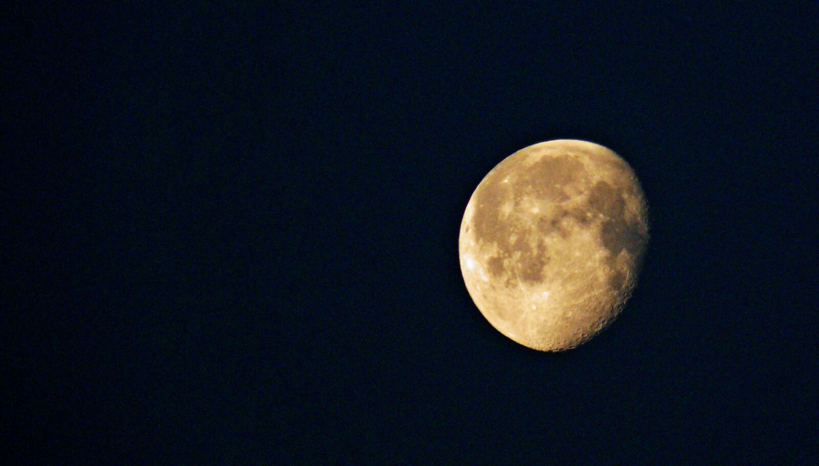 Leica V-LUX 1 sample photo. Moon, decreasing moon, luna photography