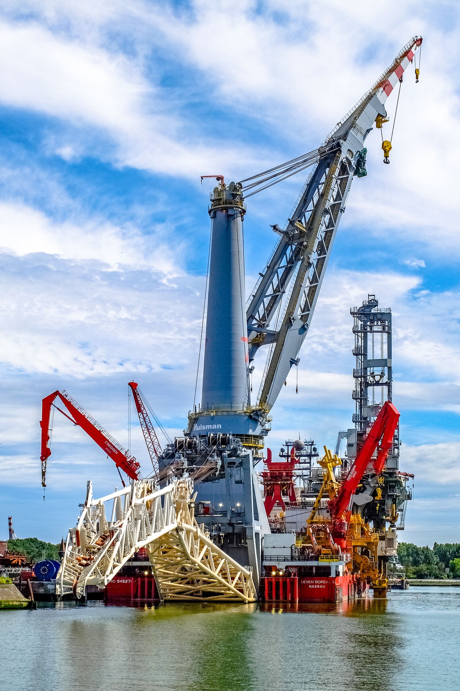 Fujifilm X30 sample photo. Boat, crane boat, crane photography