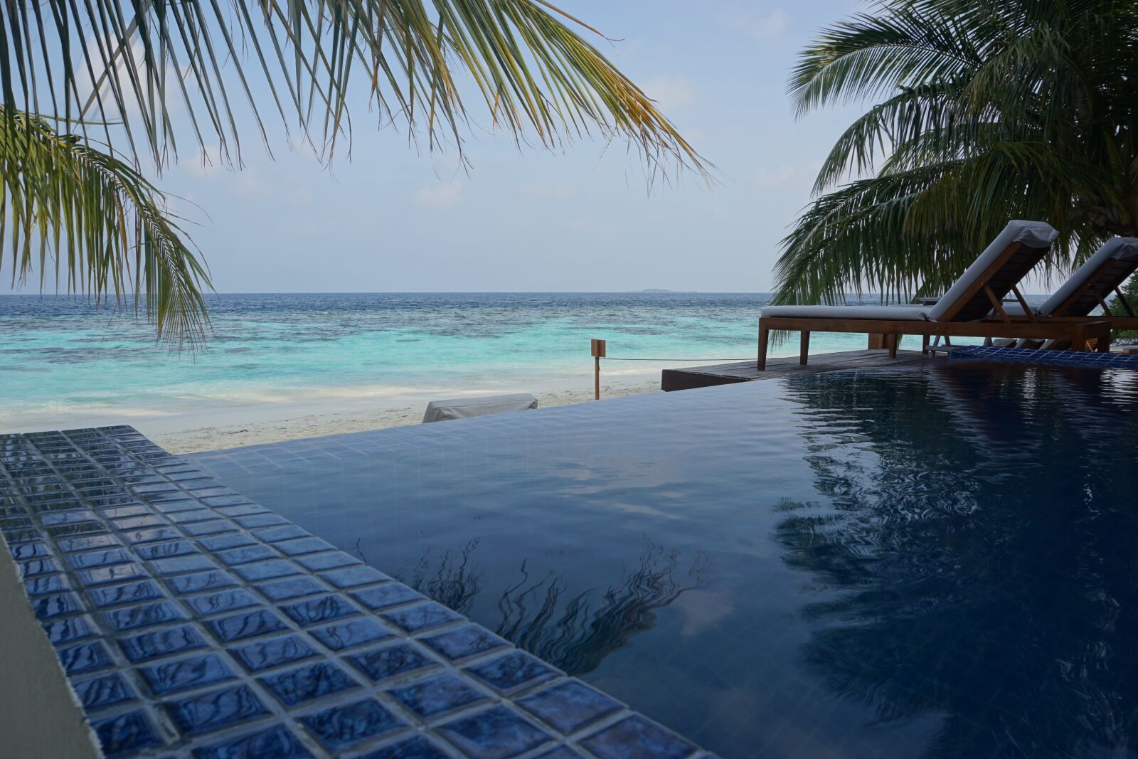 Sony a6000 sample photo. Pool, infinity, sea photography
