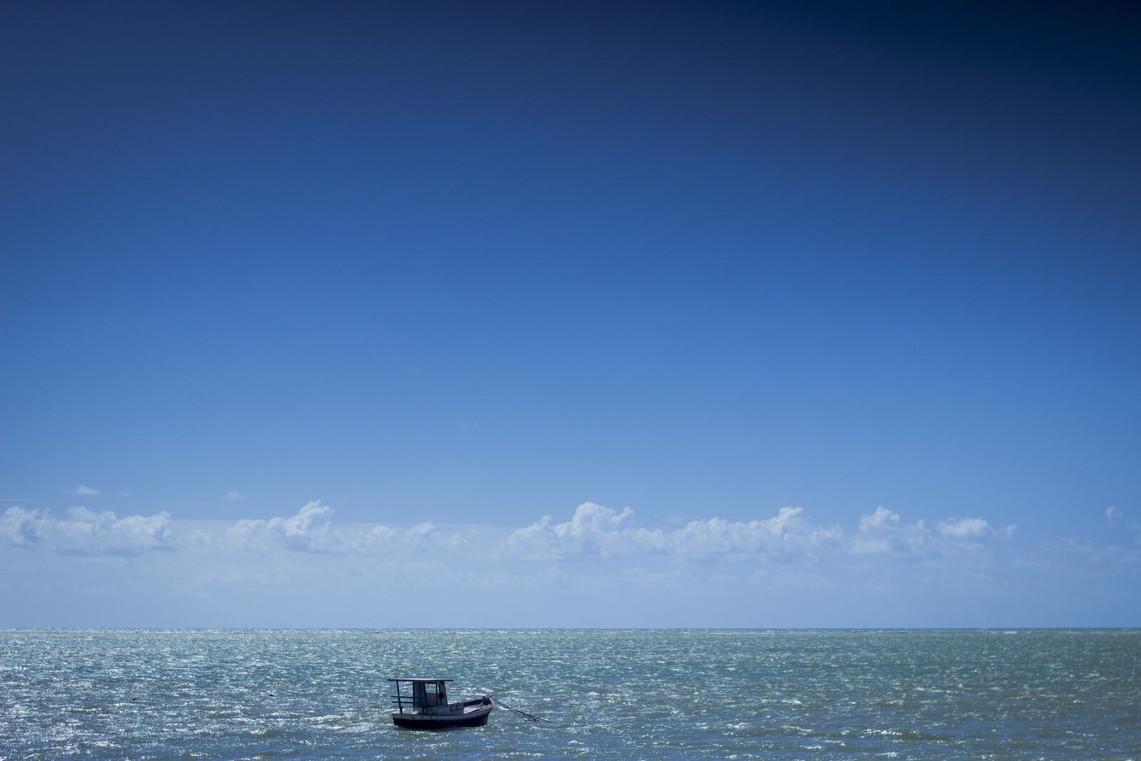 Canon EOS 600D (Rebel EOS T3i / EOS Kiss X5) + Canon EF 50mm F1.8 II sample photo. Beach landscape, blue, blue photography