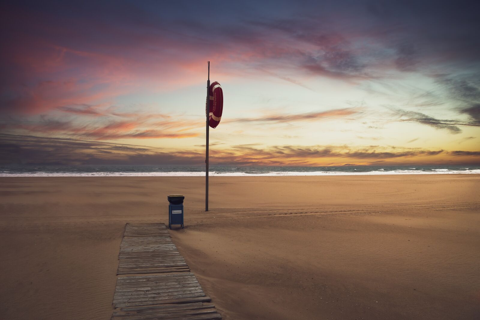 Canon EF-S 17-85mm F4-5.6 IS USM sample photo. Beach, dawn, empty photography