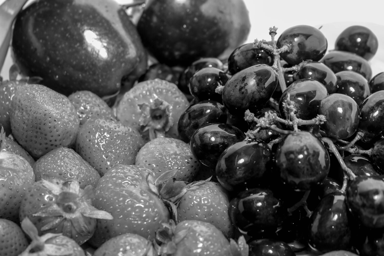 Canon EOS 80D sample photo. Strawberries, grapes, pineapple photography