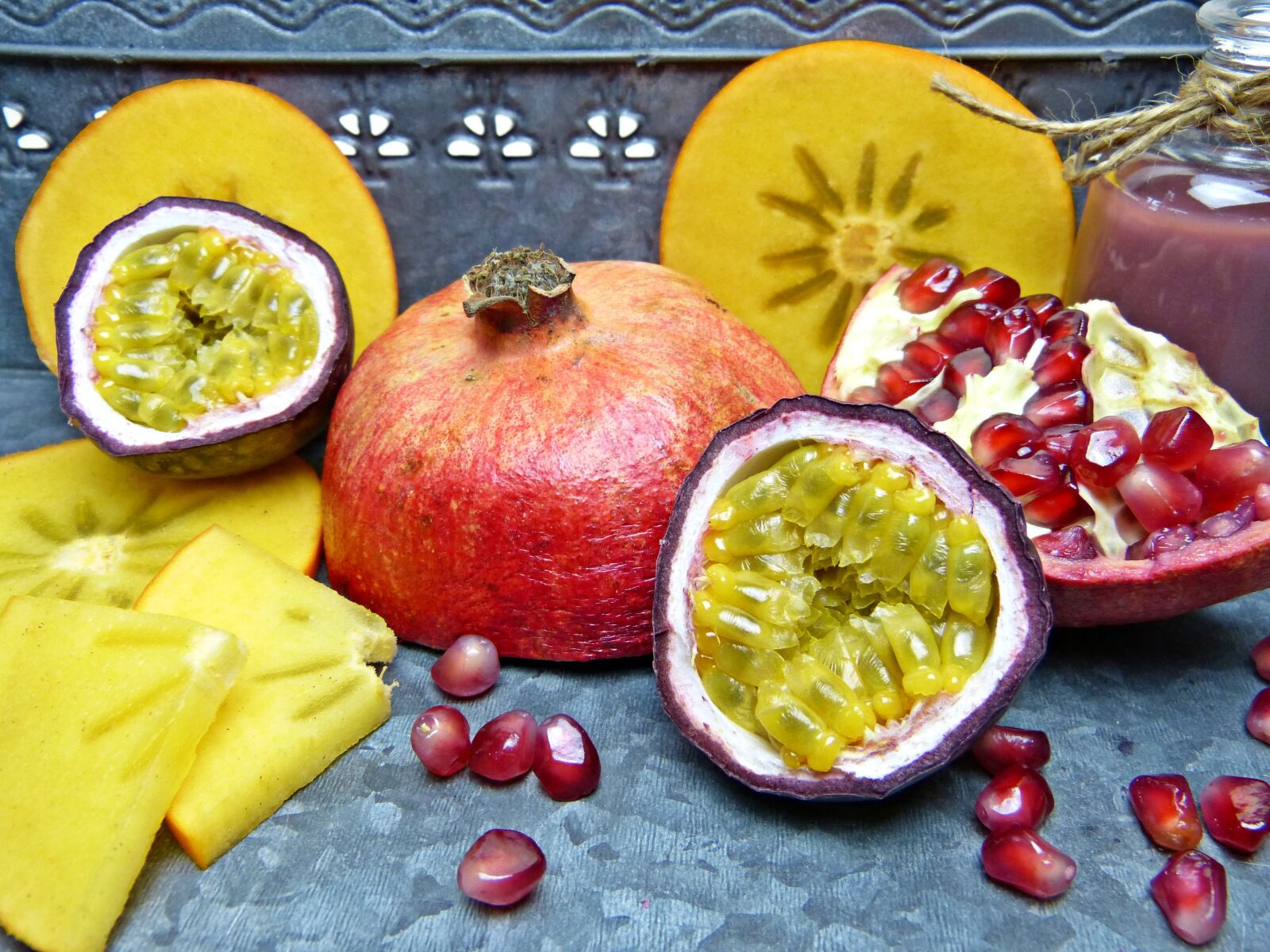 Panasonic Lumix DMC-FZ150 sample photo. Pomegranate, pomegranate seeds, passion photography