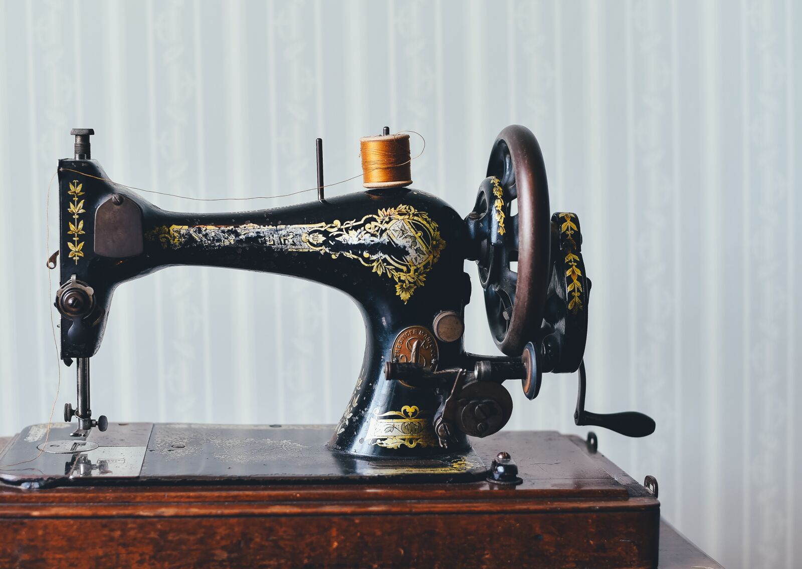 Nikon D4S sample photo. Antique, sewing machine, home photography
